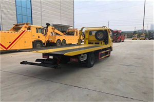 富顺非事故拖车