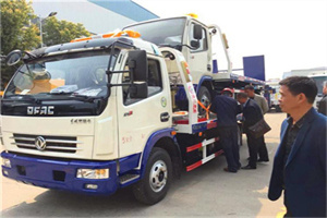 富顺汽车道路救援拖车价格